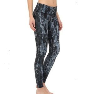 ALO Yoga Airbrush leggings